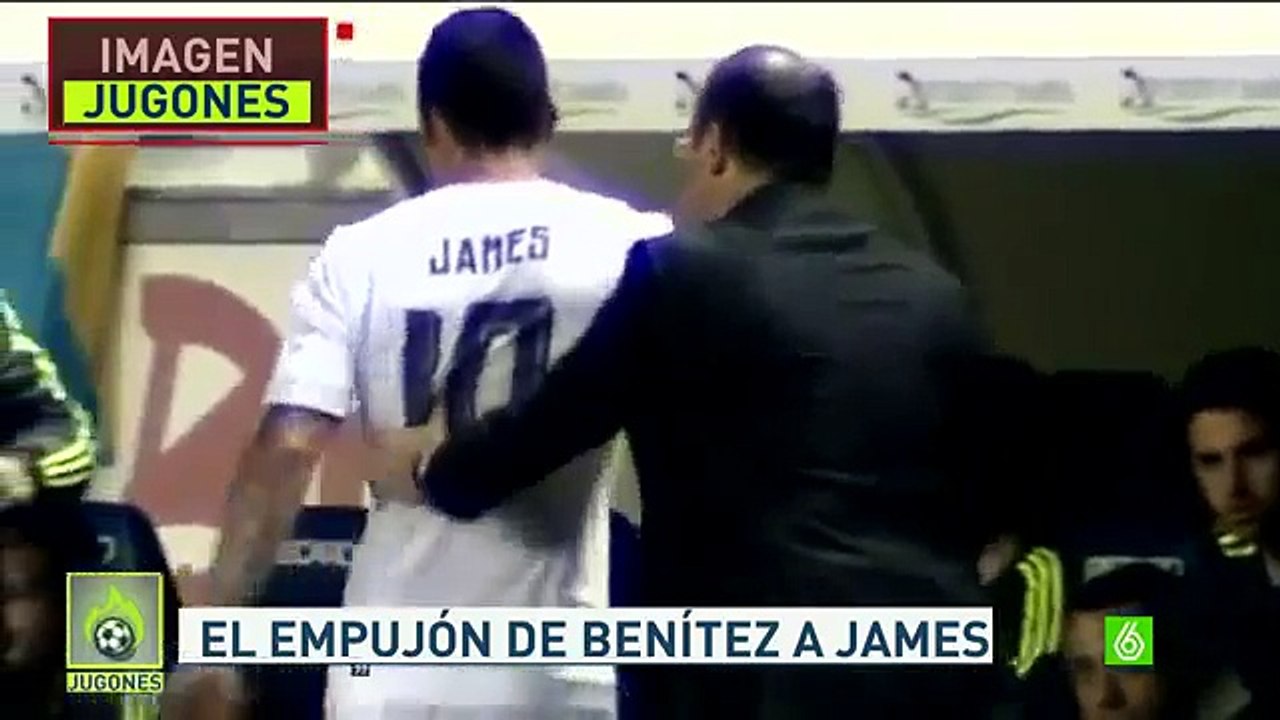 Rafa Benítez tuvo que parar a James Rodríguez para felicitarlo y luego lo empujó ante Cádiz