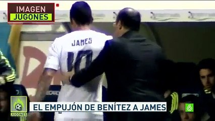 Rafa Benítez tuvo que parar a James Rodríguez para felicitarlo y luego lo empujó ante Cádiz