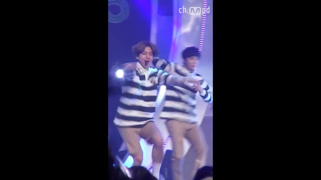 [MPD직캠] 엑소 백현 직캠 LOVE ME RIGHT EXO BaekHyun Fancam Mnet MCOUNTDOWN 150618