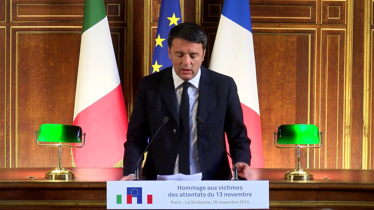 Hommage rendu par Matteo Renzi aux victimes des attentats du 13 novembre