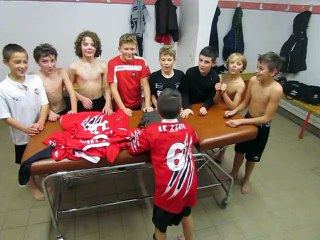 P'tite chansonnette de nos U13 (POULE A) dans les vestiaires après la victoire 5 - 2 contre Arpajon le 05/12/2015.