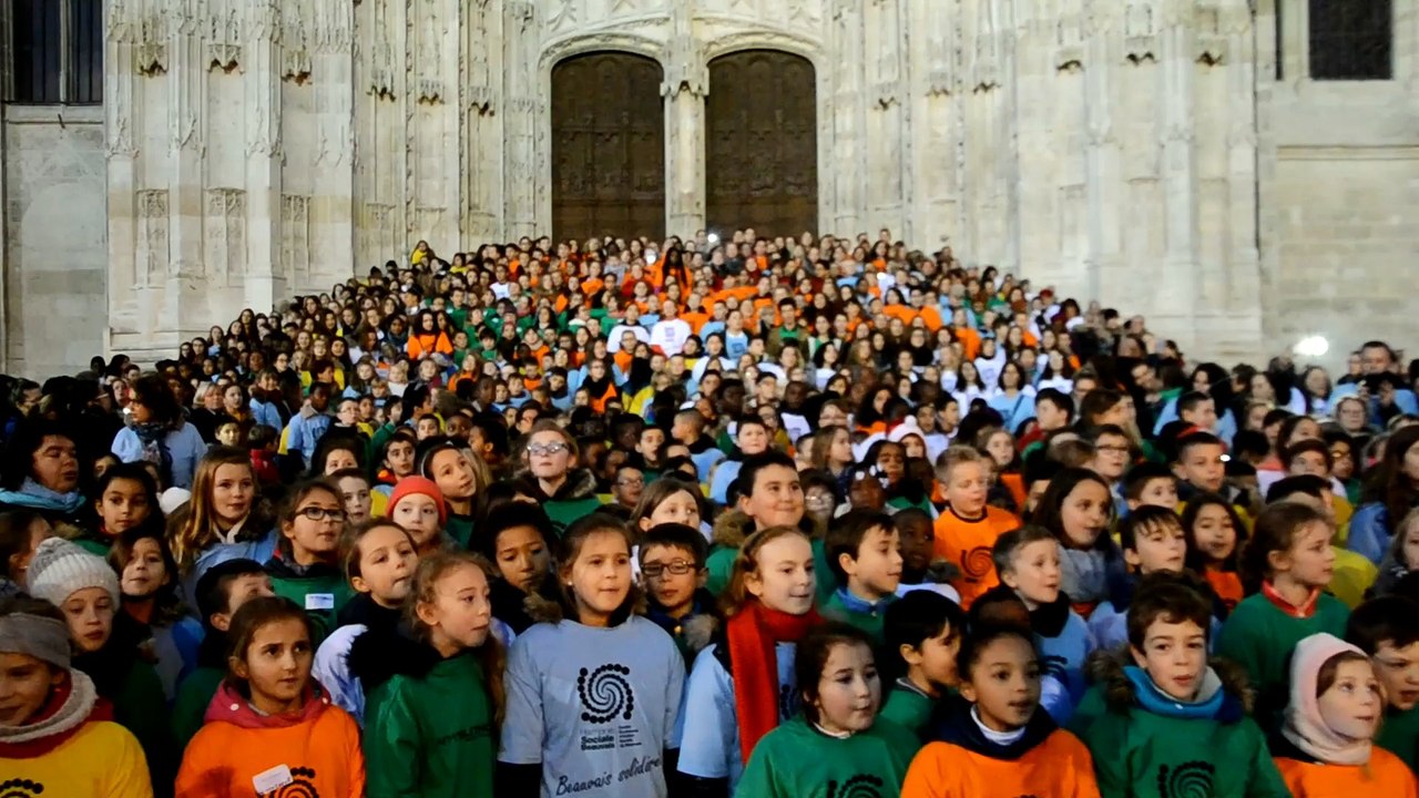 Beauvais: 1300 enfants chantent pour le Téléthon