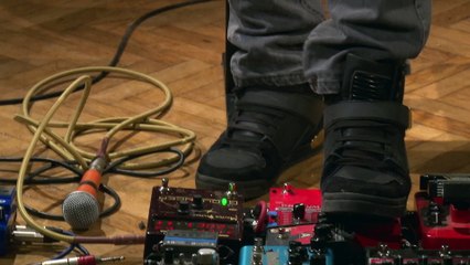 Un saxo + un pedal board + un super musicien = ça !