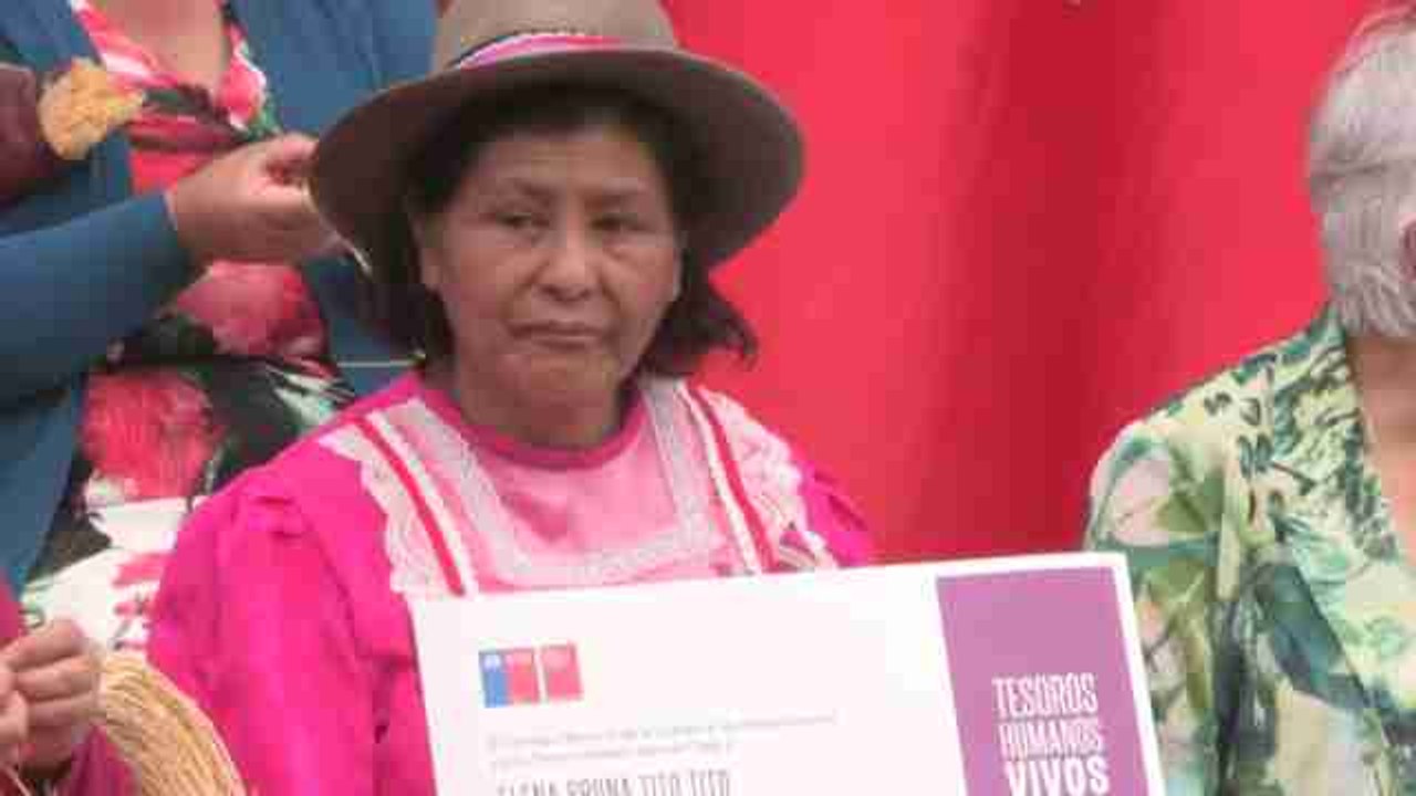Chile reconoce a sus artesanos como "Tesoros Humanos Vivos"