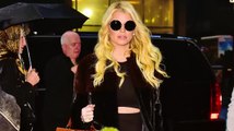 Jessica Simpson looks Marvelous in Midriff- Baring Top