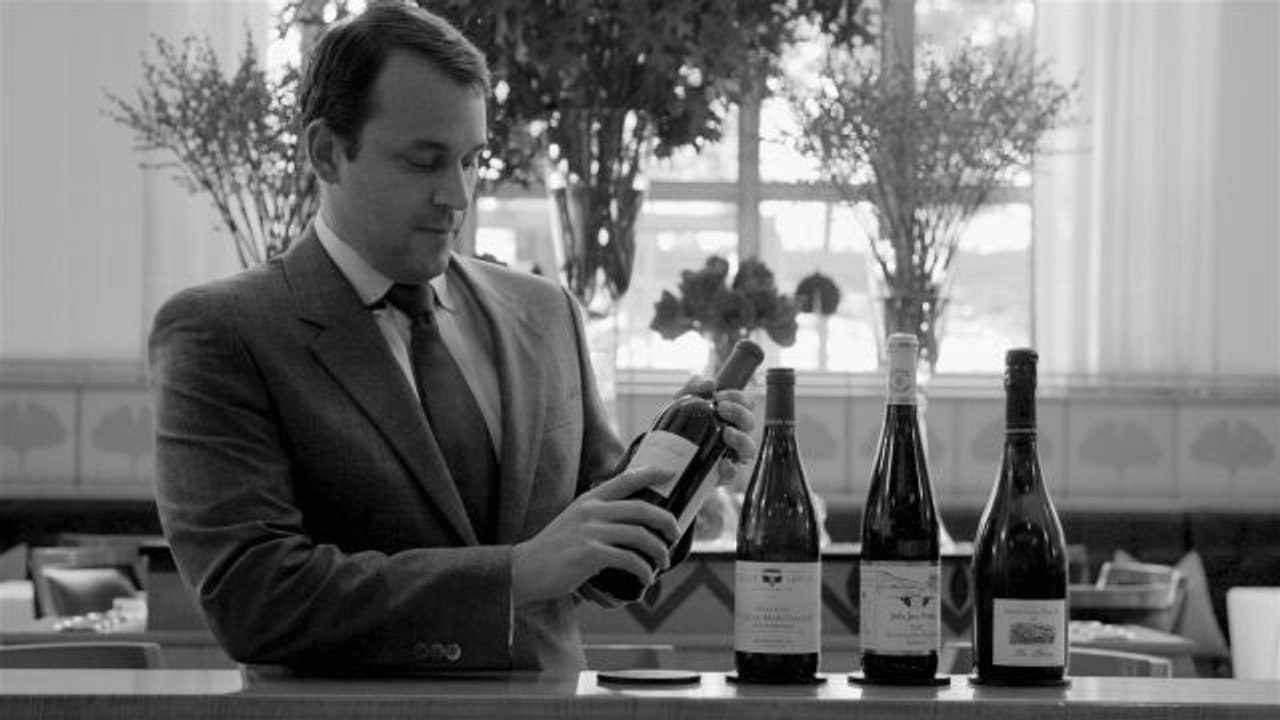 Learn How to Read a Wine Bottle From An Expert Sommelier