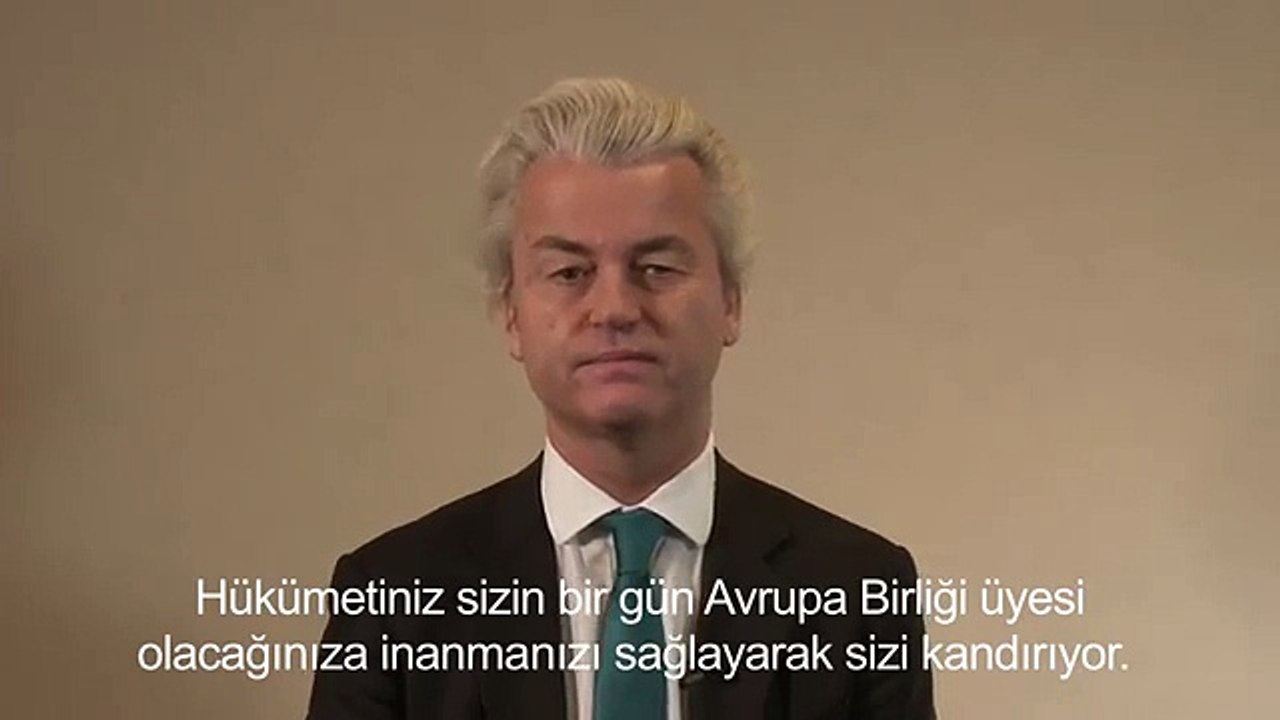 Hükümetiniz sizi kandırıyor