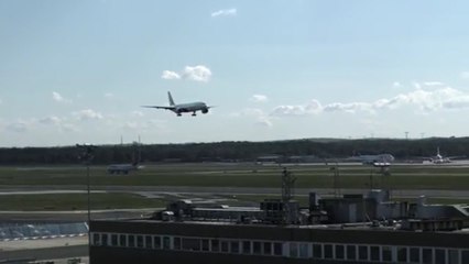 dramatic landing Boeing 777 in Frankfurt Germany airport