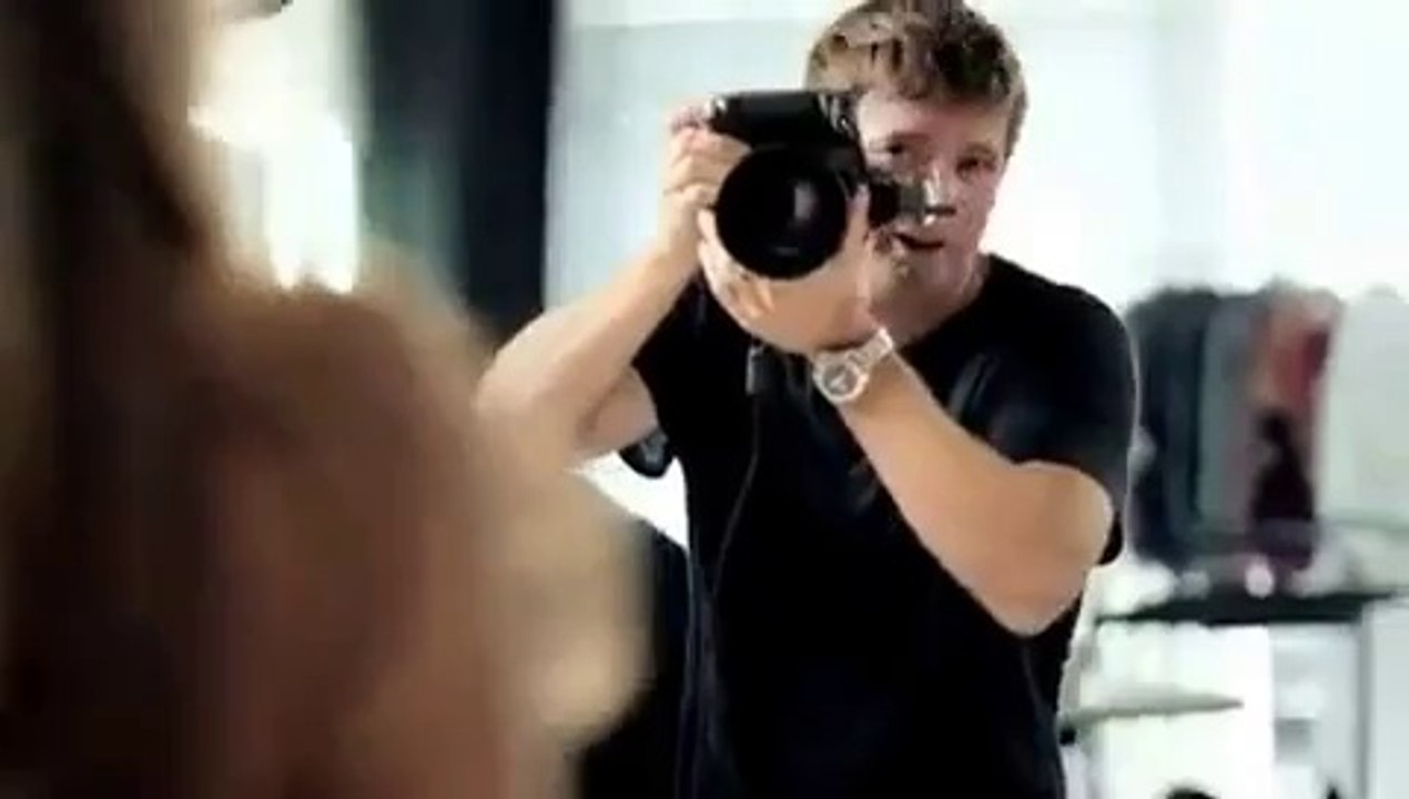Hot Girl Photoshoot Behind Camera