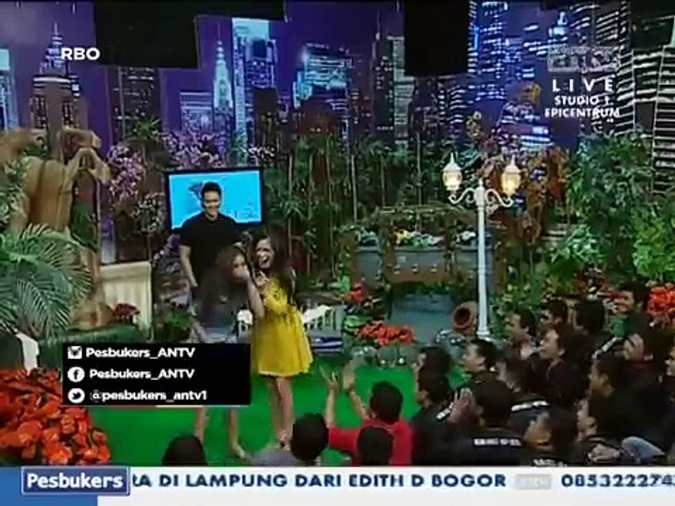 Magic Show Demian with Jessica & Syahnaz @Pesbukers 13 02 2014
