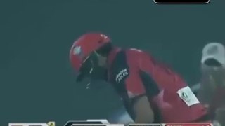 Shahid Afridi  62 of 41 in Debut BPL 2015 Match