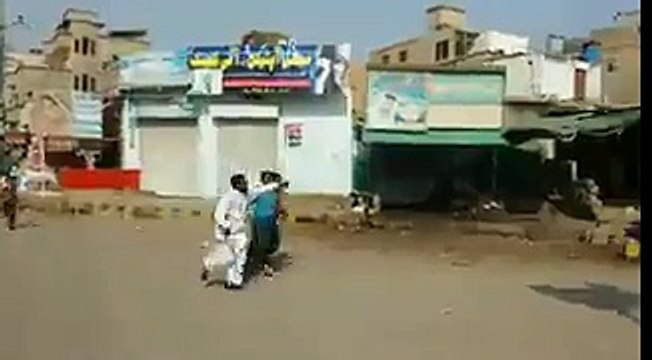 کراچی میں رینجرز ایم کیو ایم کا پیچھا کرتے ہوے