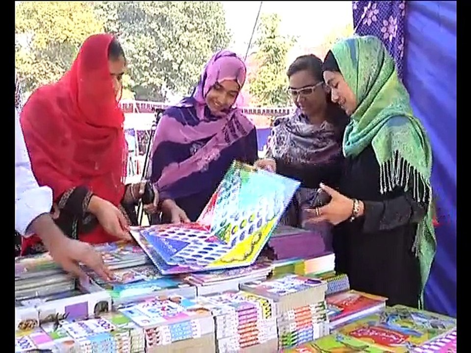 University of Veterinary and Animal Sciences Book Festival Students sot-PKG-ADEEL-MUSTAFA-FINAL-26NOV2015