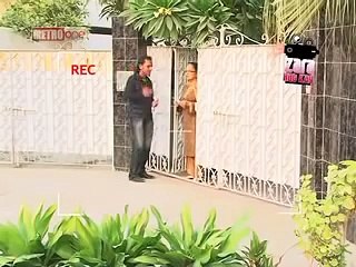 Zara Hut Kay Zarheen Tahira - Desi Pranks