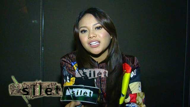 Pacaran LDR, Aurel Putus - Silet 05 Desember 2015