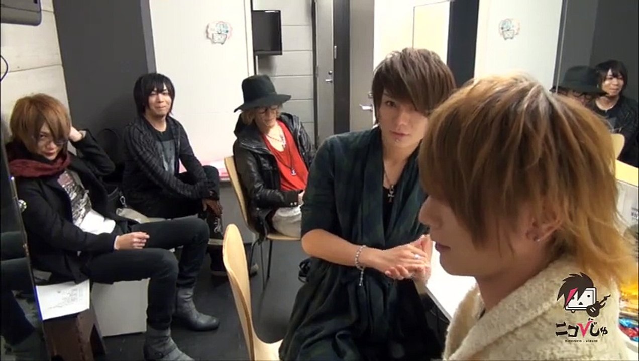 D=OUT - 楽屋動画 (2015.10.27)