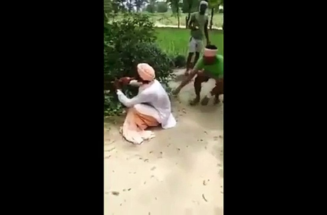 Bohot hi funny video hay aik bar zaror dakay