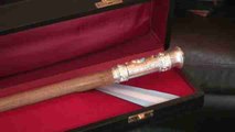 Un bastón de madera y plata, símbolo del traspaso de mando en Argentina