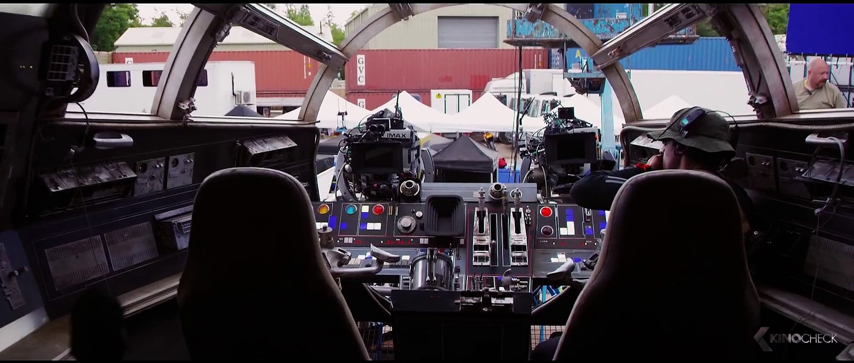 The Force Awakens (2015) - All trailers & clips