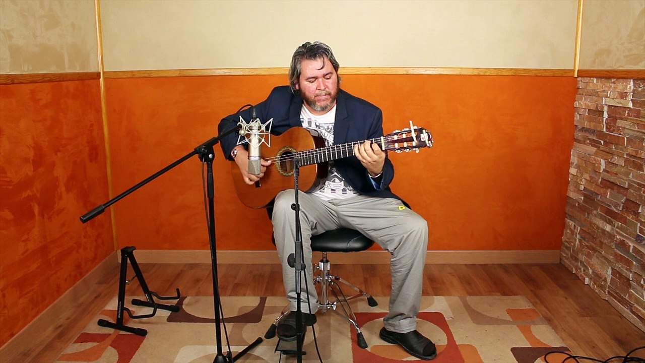 guitarra clasica calidad estudio de grabacion interpreta guitarrista ecuatoriano