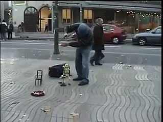 Dançando e cantando na rua :P