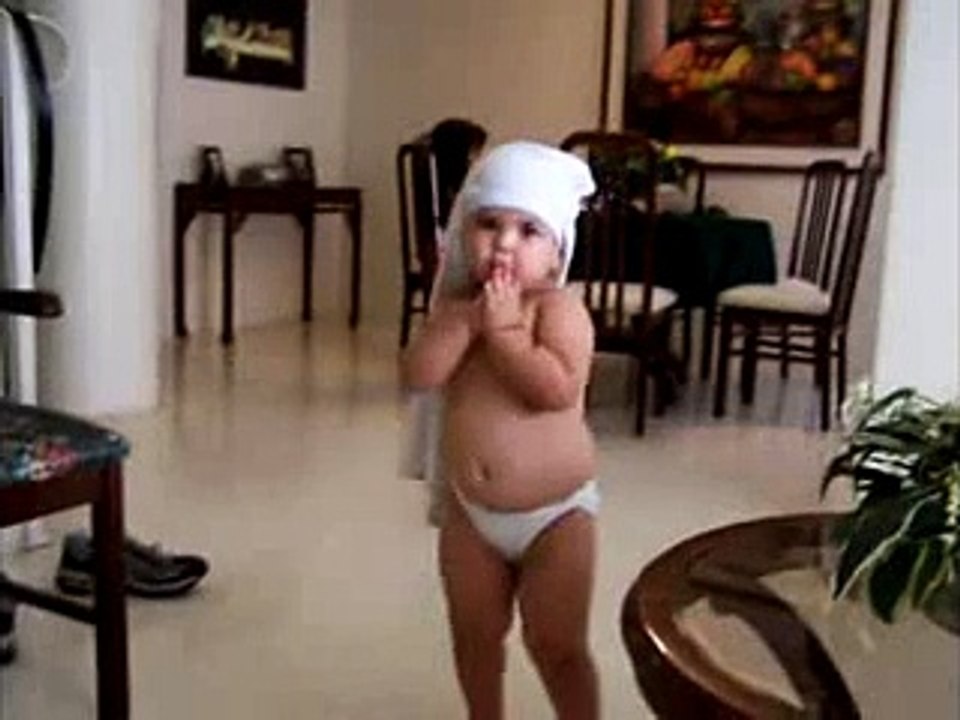 Funny Kid Dancing for Shakira
