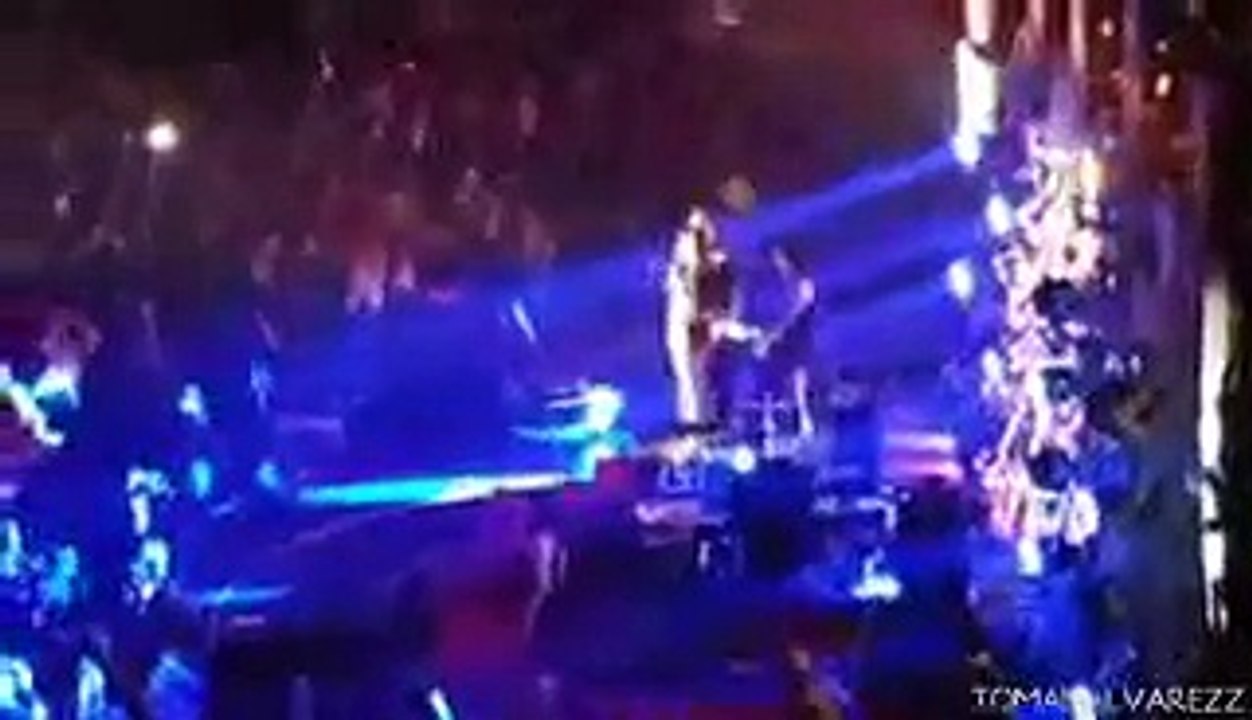 Selena Gomez - Kill 'Em With Kindness | Live at KIIS FM Jingle Ball 2015