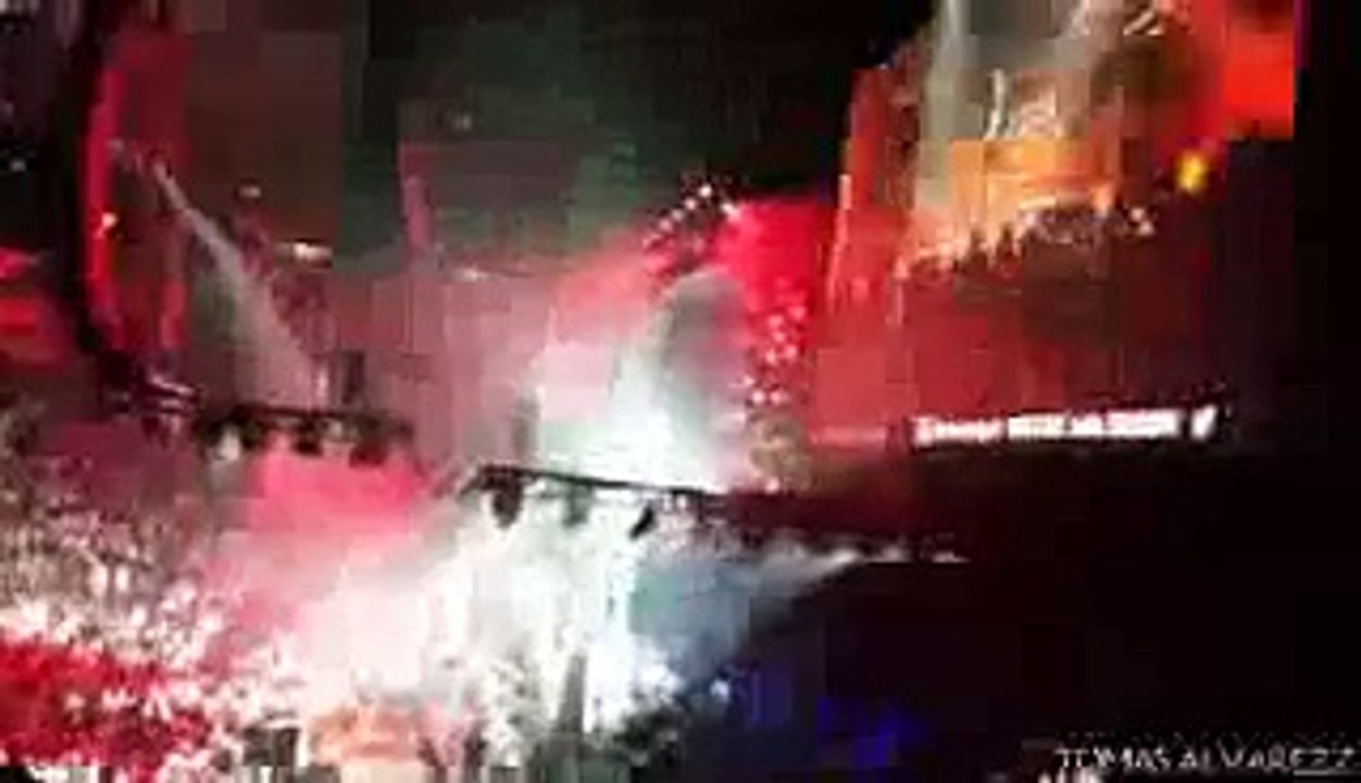 Selena Gomez - Same Old Love | Live at KIIS FM Jingle Ball 2015