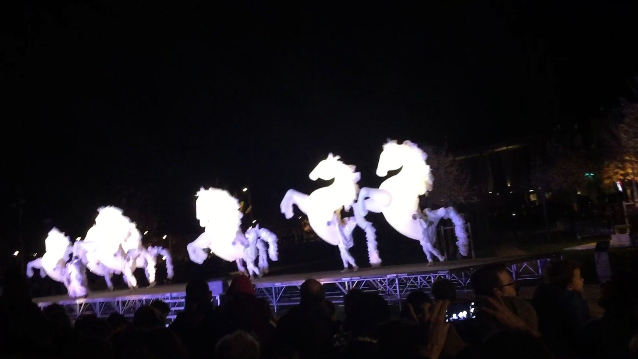 Les Quidams" présenteront FierS à cheval