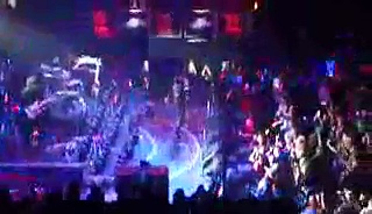 The Weeknd - Can't Feel My Face | Live at KIIS FM Jingle Ball 2015