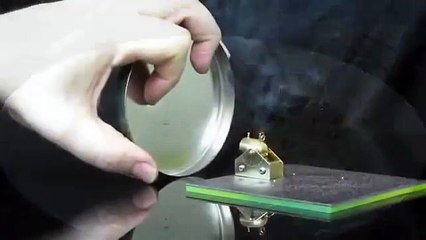 Il ne faut pas rigoler avec ce mini-canon. Ça détruit tout ce qui est sur son passage.