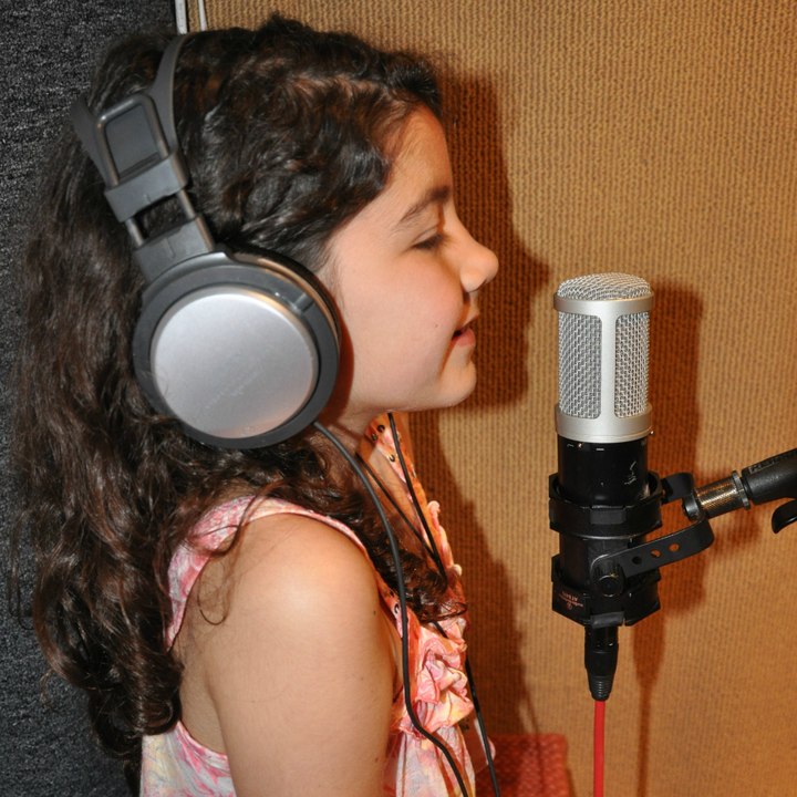 Daayre- Song in the Voice of a Children-Dilwale Movie