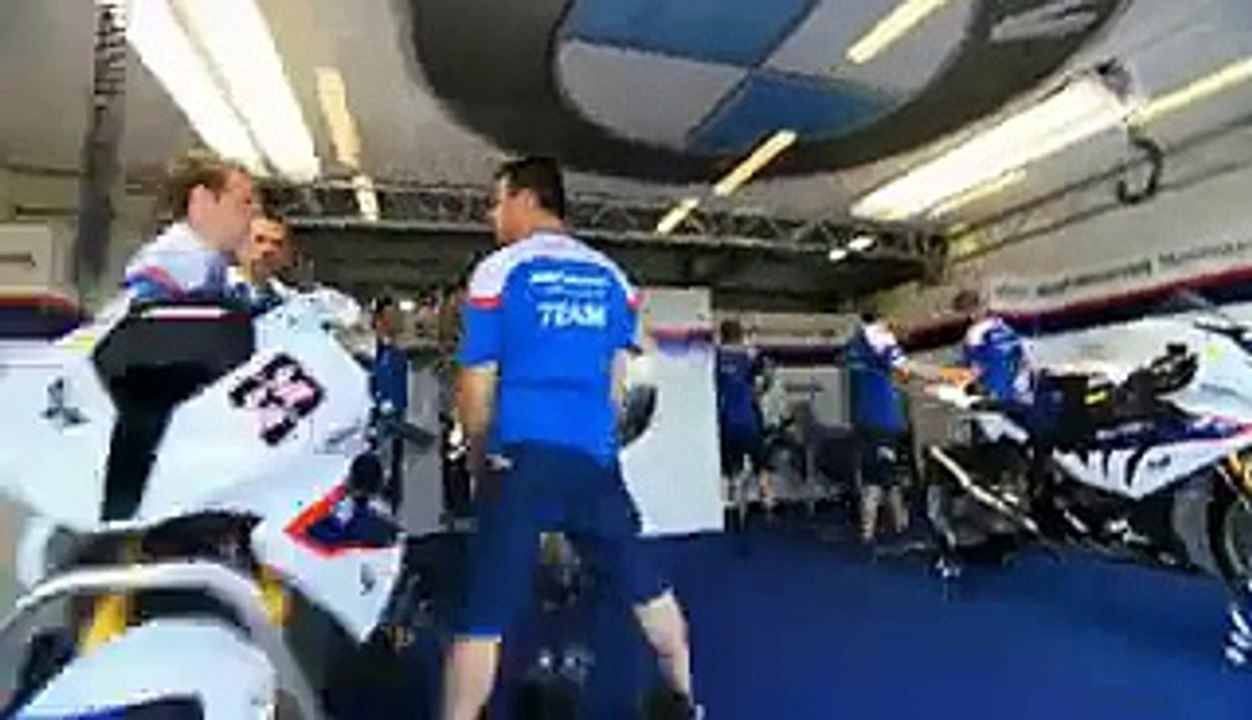 Track Test BMW S 1000RR - Video Dailymotion_2