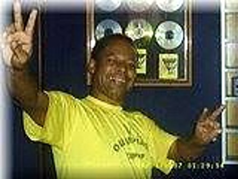 03 BONDE DO FINAL FELIZ   BY FLAVINHO DJ PIPOS  SARAPA RECORD 2015