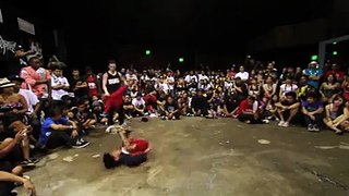 Child challenges the best dancer in the world and humiliates him