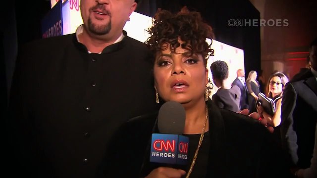 Mariska Hargitay introduces 2013 Top 10 CNN Hero Dr. Laura Stachel at CNN Heroes: [CNN 12