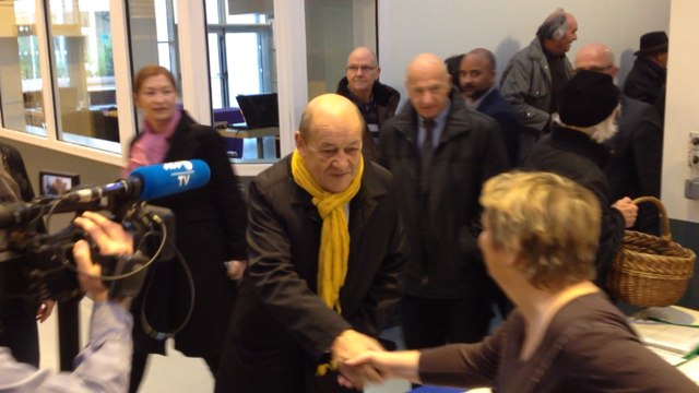 Jean-Yves Le Drian a voté ce matin à Guidel