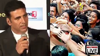 Girl FAN Slashes Her WRISTS For Akshay Kumar - FlashBack