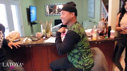 WHAT COLOR IS THIS DRESS? [#21 SEASON 3] LaToyasLife