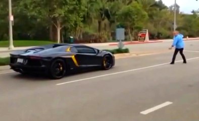 Angry Dad Throws Rock at Lamborghini Aventador