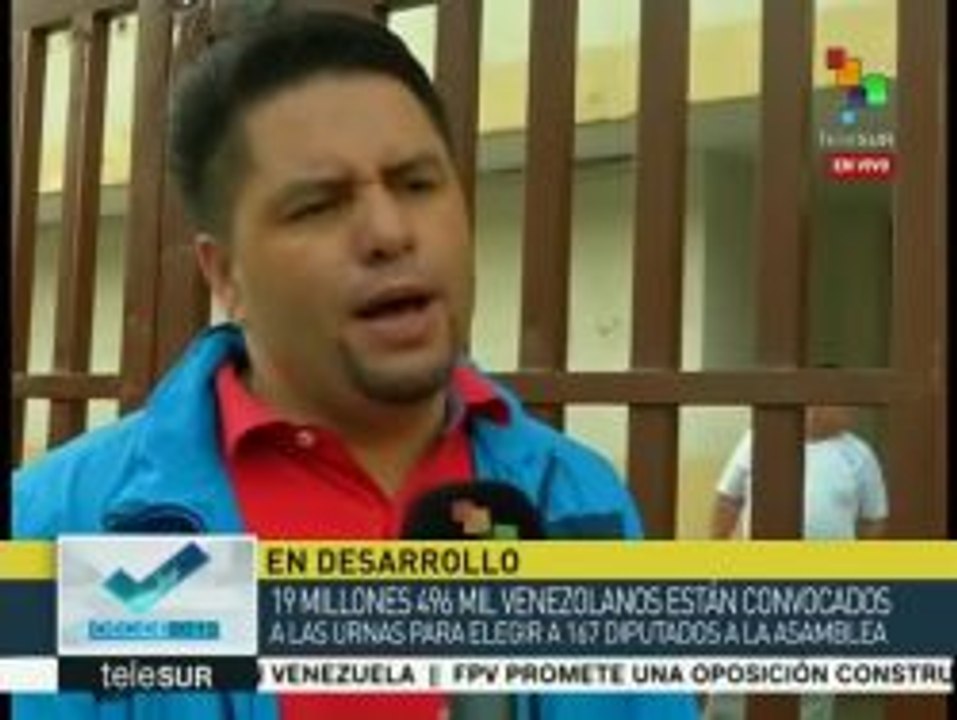 Habitantes de parroquias caraqueñas se alistan para votar