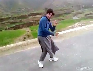 AMAZING DANCING BOY