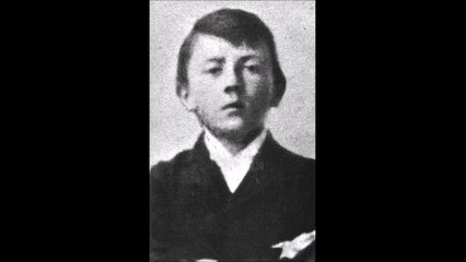 adolf hitler biography