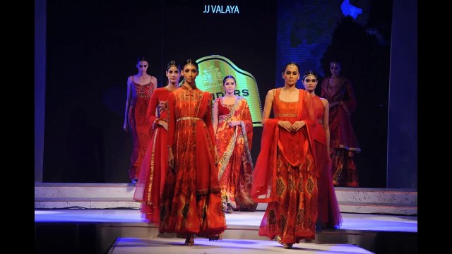 Sonakshi Sinha showstopper at Blenders Pride Fashion Tour 2015