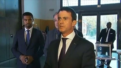 Manuel Valls compare le bulletin à "une arme contre le terrorisme"