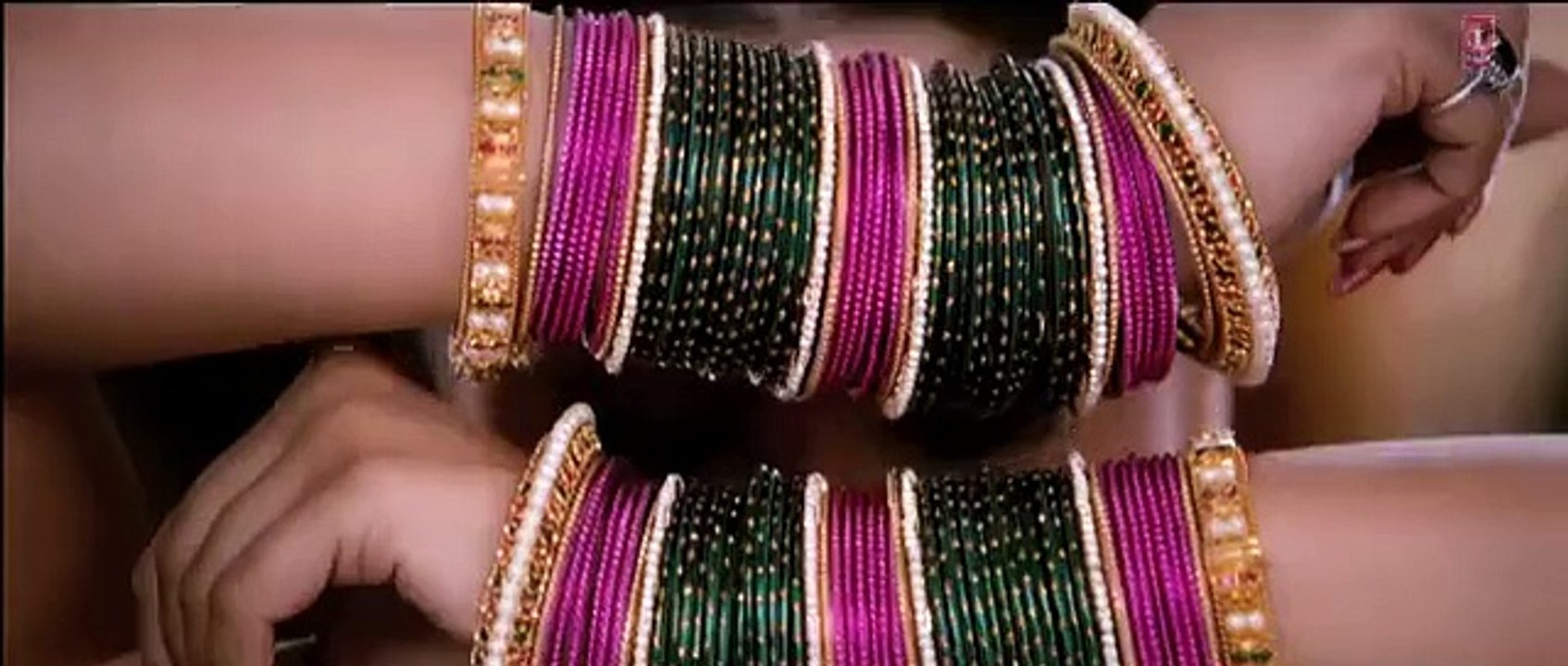 Sava Dollar Full Video Song Aiyyaa _ Rani Mukherjee, Prithviraj Sukumaran