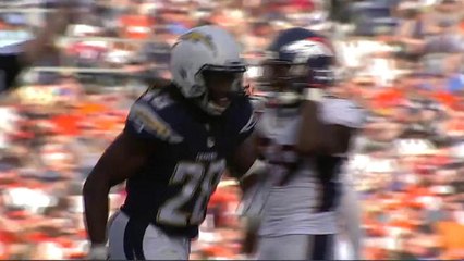 Chargers Melvin Gordon sprints up the middle for 13 yards