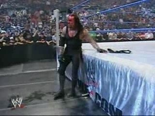 Smackdown.05.11.07 taker v batista cage