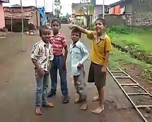 Local Boys Dancing on the Marathi Song - Shitti Vajali