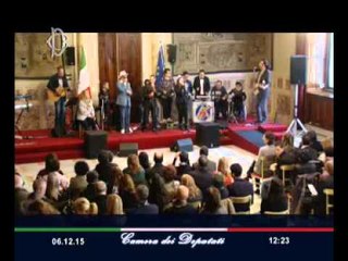 Roma - “Ladri di carrozzelle” in concerto - La Boldrini balla (06.12.15)